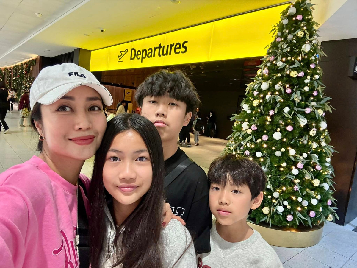 Ốc Thanh Vân cùng các con về thăm Việt Nam sau 1 năm ở Úc. Ảnh: FB Ốc Thanh Vân