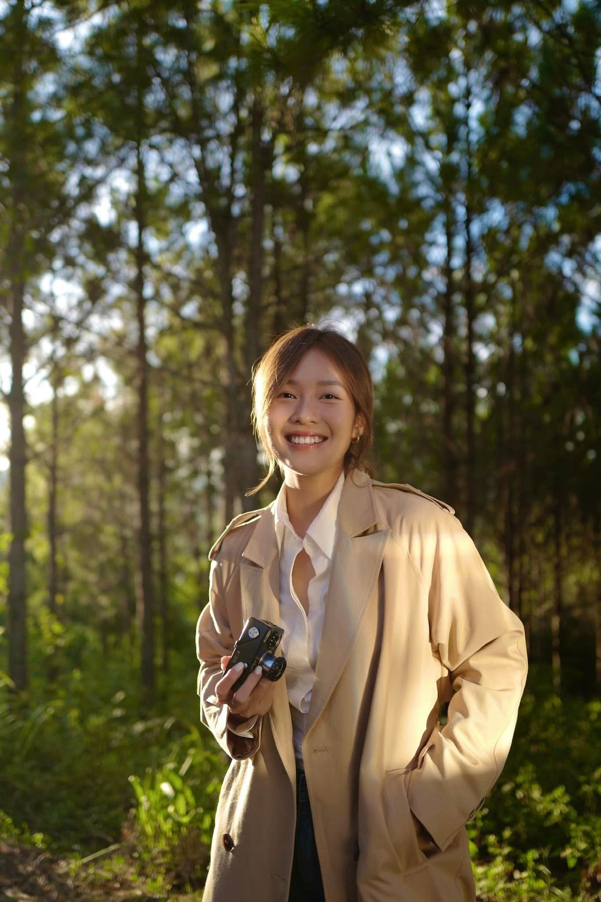 Diễn viên Khả Ngân đẹp rạng rỡ trong loạt ảnh mới. Ảnh: FB Khả Ngân