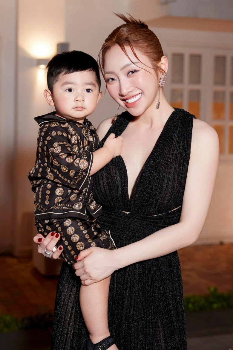 Cuộc sống của "cậu ấm" nhà Chi Bảo - Lý Thuỳ Chang chính là mơ ước của nhiều đứa trẻ.