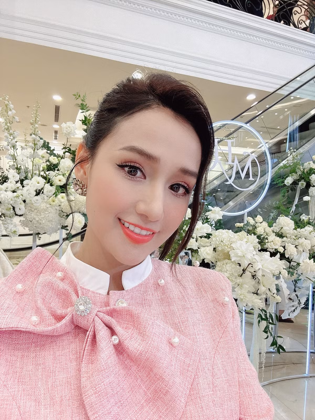 Không chỉ thành công trong nghiệp diễn, Lã Thanh Huyền còn được mệnh danh là "nữ diễn viên giàu nhất miền Bắc". Ảnh: FBNV