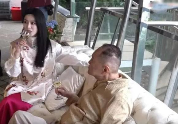 Triệu Thế Tăng là một trong những tỷ phú giàu nhất ở Hồng Kông. Ông là con trai thứ ba của “Tứ đại gia trong ngành vận tải biển” Triệu Tòng Diễn. Ảnh: Thương Hiệu và Pháp Luật