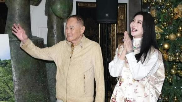 Giàu có và quyền lực, Triệu Thế Tăng được cho là đã hẹn hò với hàng chục nghìn phụ nữ. Mỗi năm, Triệu Thế Tăng được cho là hẹn hò với khoảng 172 phụ nữ, đôi khi gặp ba đến bốn phụ nữ trong một ngày. Ảnh: Thương Hiệu và Pháp Luật