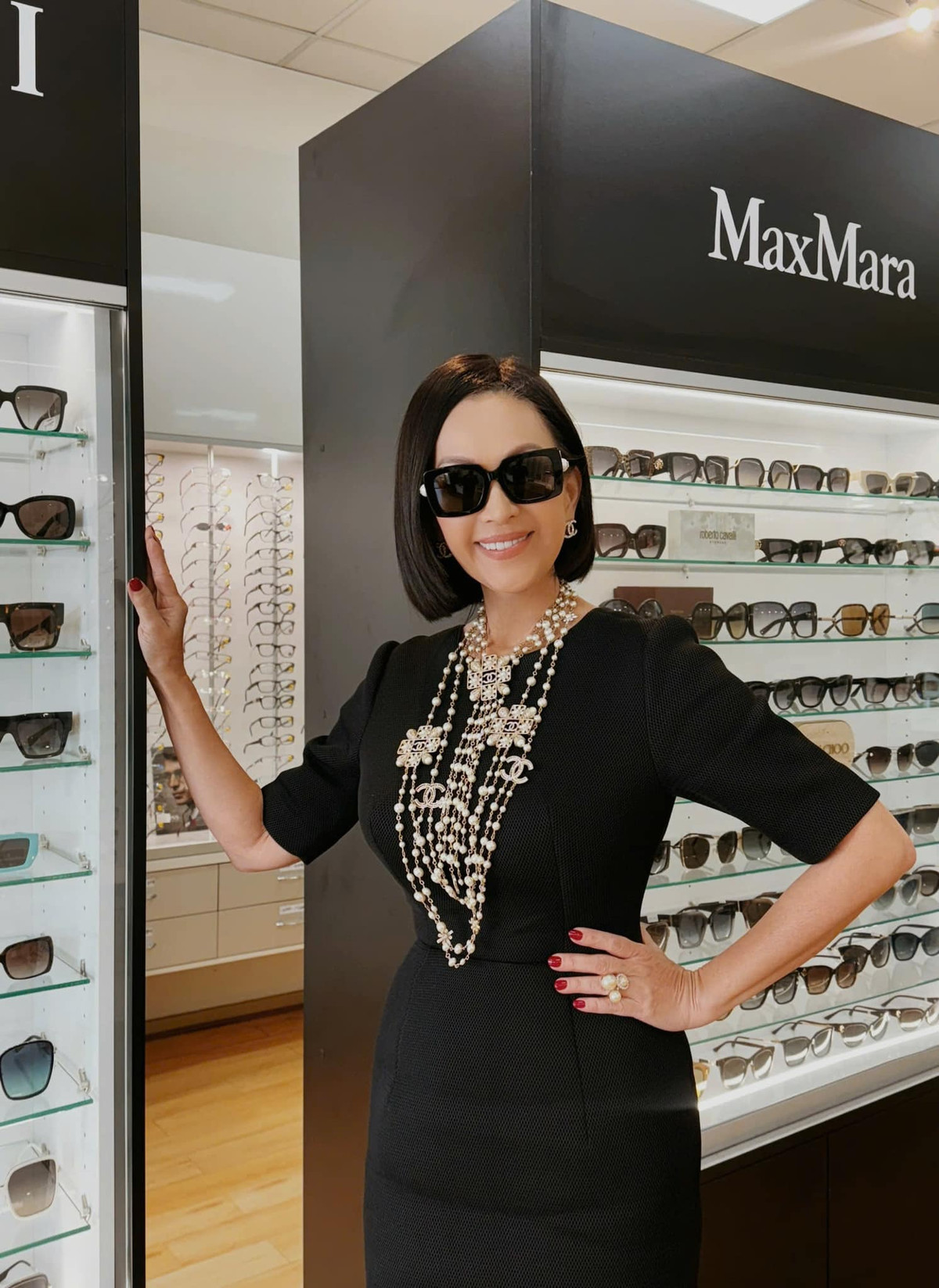 Ở độ tuổi U70, "nữ hoàng ảnh lịch" Diễm My vẫn giữ được nét thanh lịch, quyến rũ khó ai sánh bằng. Ảnh: FB Diễm My