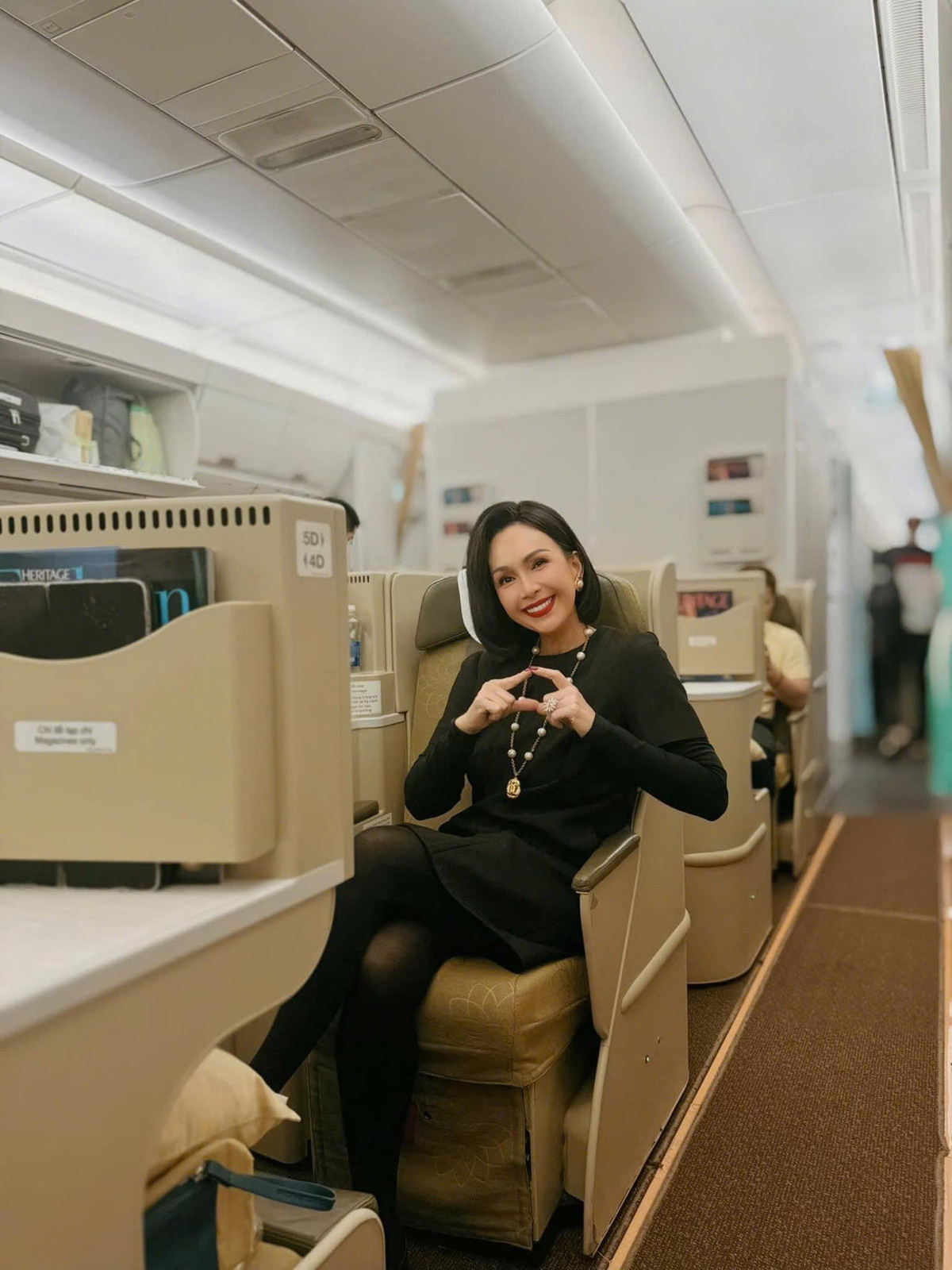 Cô vẫn giữ được vóc dáng thon gọn, làn da căng mịn và mái tóc óng ả. Ảnh: FB Diễm My