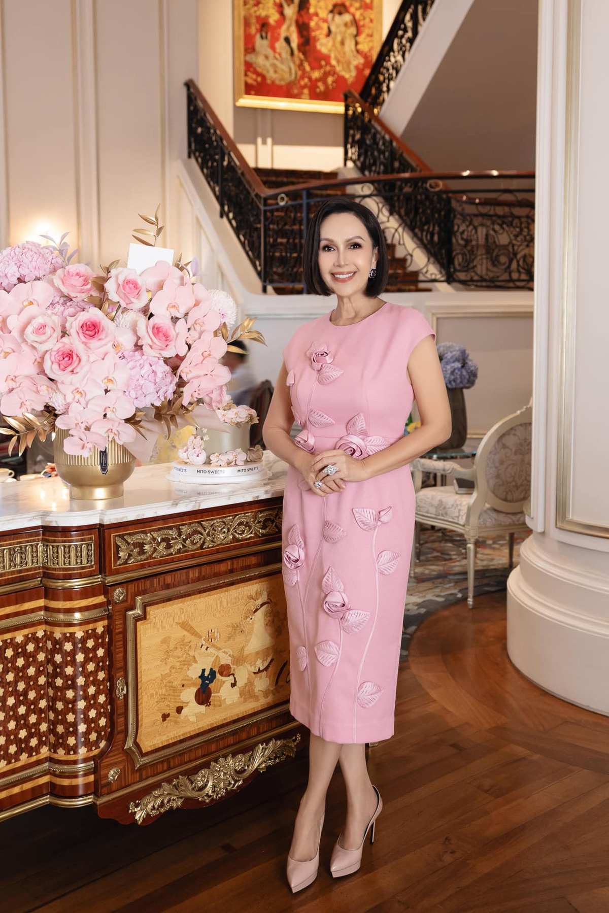 Phong cách thời trang của cô cũng được đánh giá cao, vừa sang trọng, vừa hiện đại, phù hợp với lứa tuổi. Ảnh: FB Diễm My