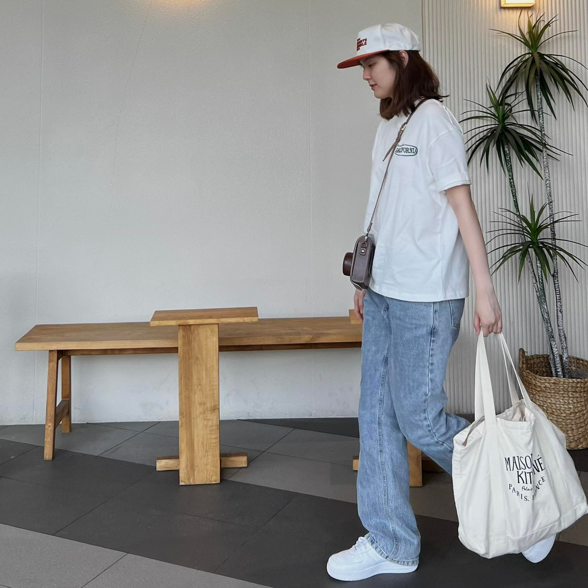 Dù chỉ ăn mặc đơn giản, không trang điểm, làm tóc cầu kỳ, Hải Tú vẫn nhận được nhiều lời khen về nhan sắc. Ảnh: FBNV