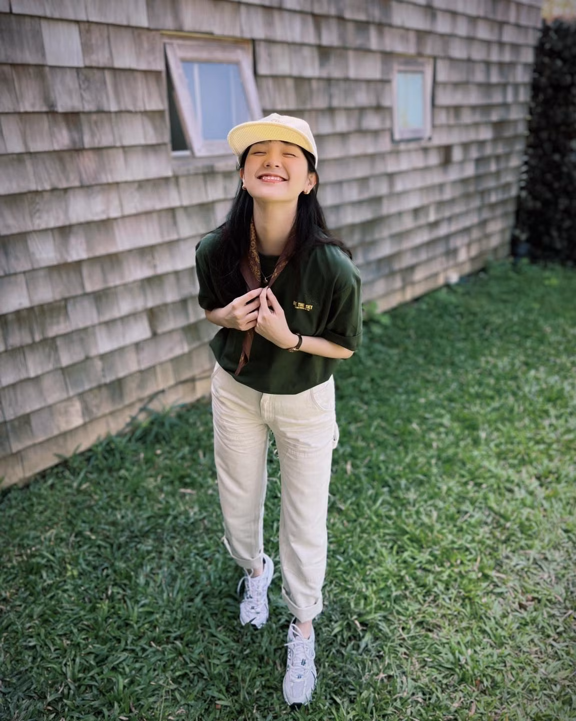 Sau gần 4 năm, nàng mẫu Hải Tú vẫn theo đuổi phong cách ngọt ngào. Cô nàng ưa chuộng những bộ trang phục đơn giản, năng động nhưng không làm mất đi vẻ tự nhiên của mình. Ảnh: FBNV