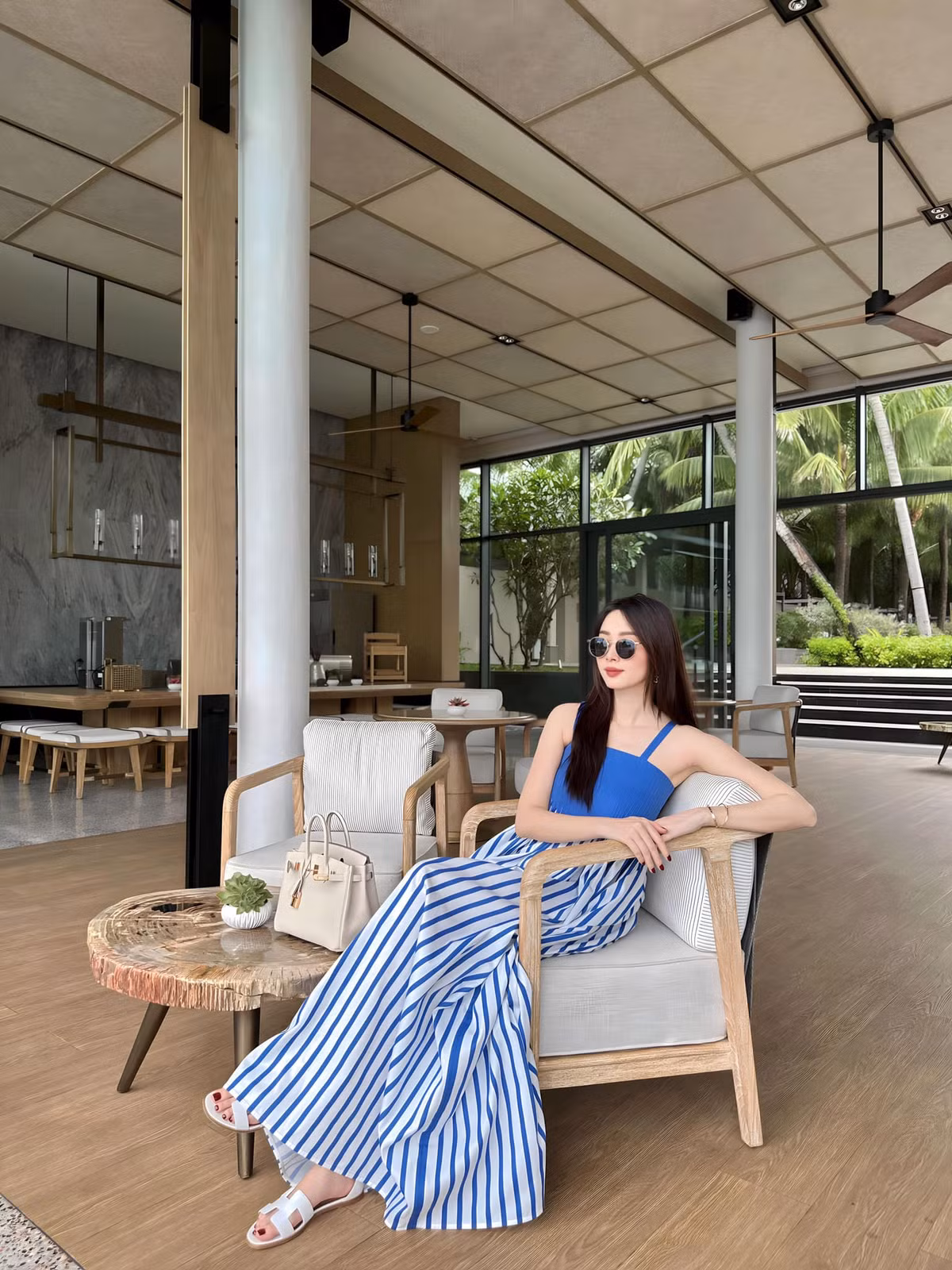 "Về chung một nhà" với doanh nhân nổi tiếng, Hoa hậu Đặng Thu Thảo sống trong căn biệt thự bề thế nằm ở vị trí đắc địa tại quận 1 TP.HCM. Ảnh: FBNV