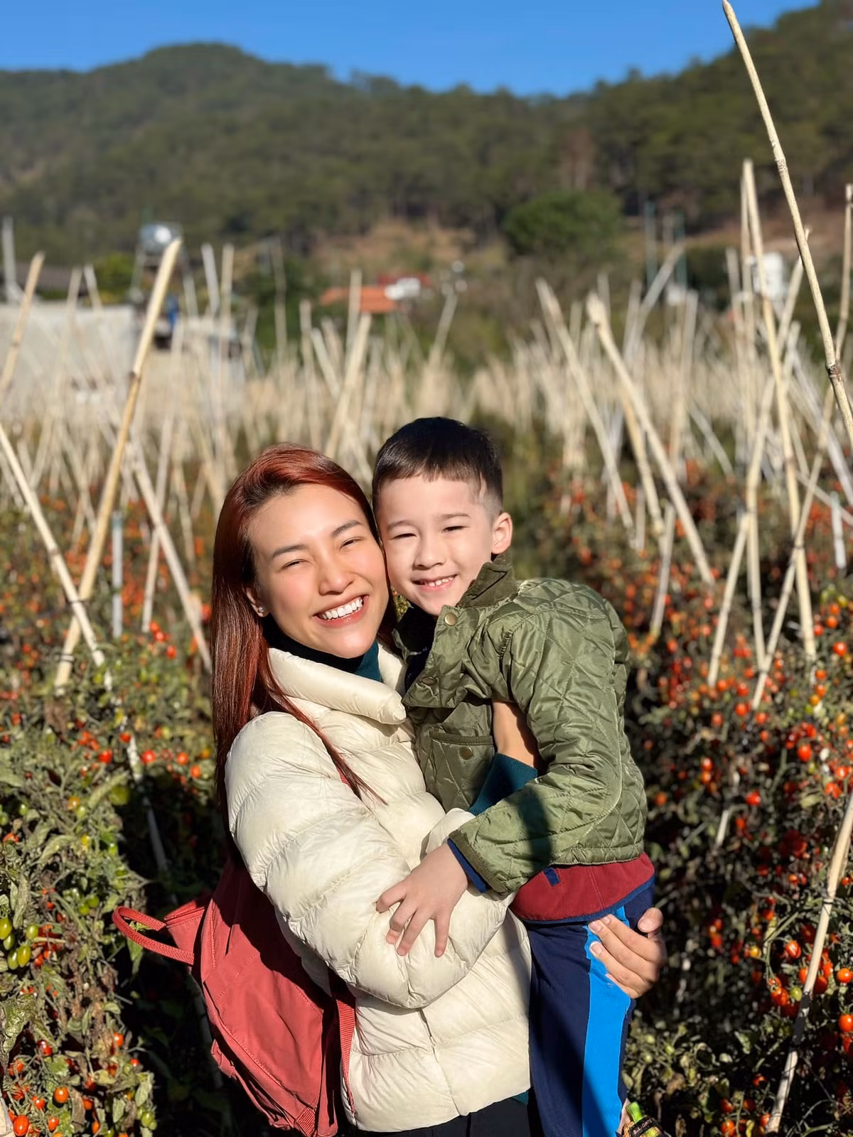 Nữ MC cho biết, cô muốn cống hiến hết mình cho sự nghiệp và mang đến cho con trai một cuộc sống tốt đẹp nhất.