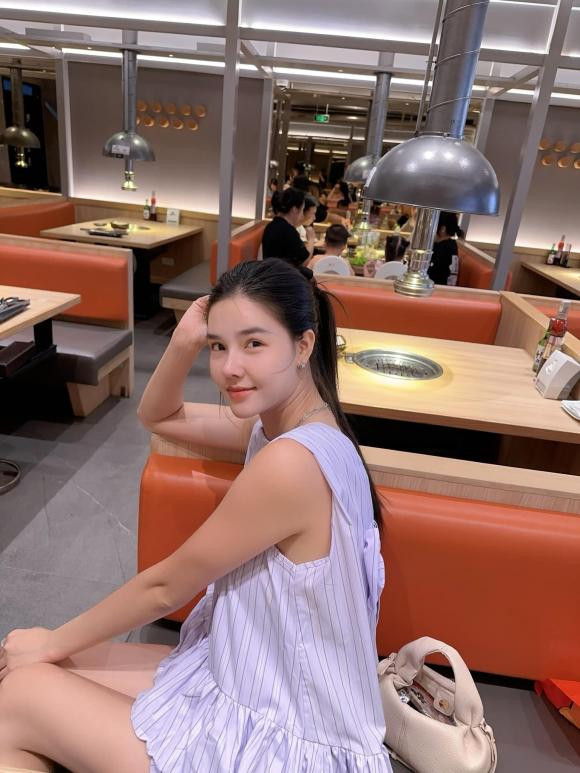 Kỳ Hân tự tin lộ diện với chiếc mũi đẹp hơn sau thời gian chỉnh sửa.