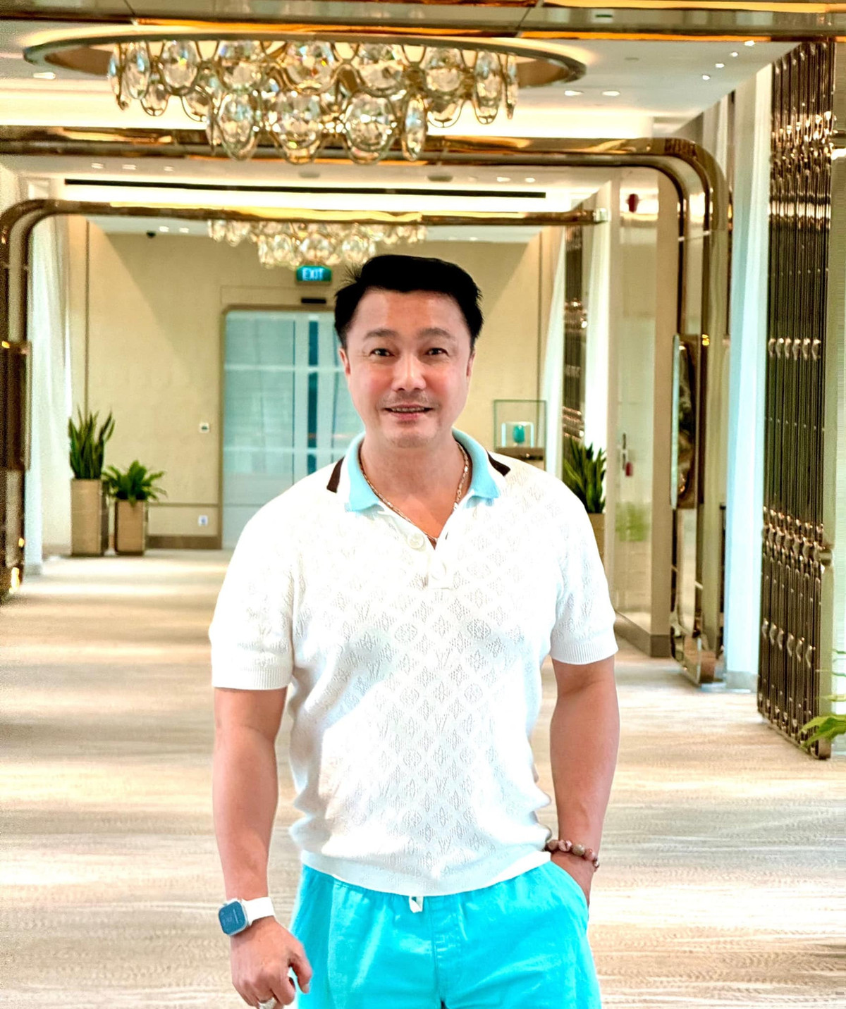 Diễn viên Lý Hùng phong độ tuổi 55.