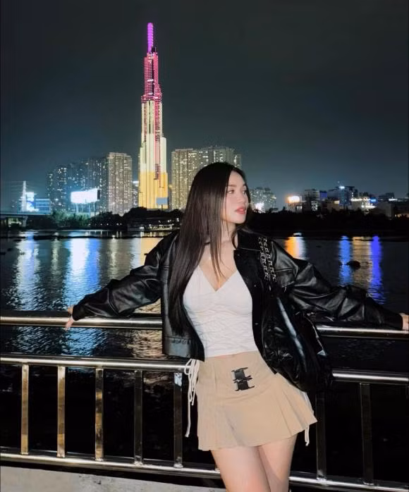 Sĩ Thanh quăng thính. "Hong có cap, chỉ có em".