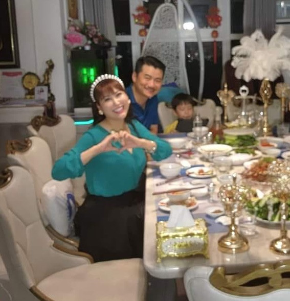 Ngoài đời, nam diễn viên được Phi Thanh Vân xem như một người bạn tri kỷ trong cuộc sống. Anh cũng từng đổ vỡ hôn nhân và có một con trai.