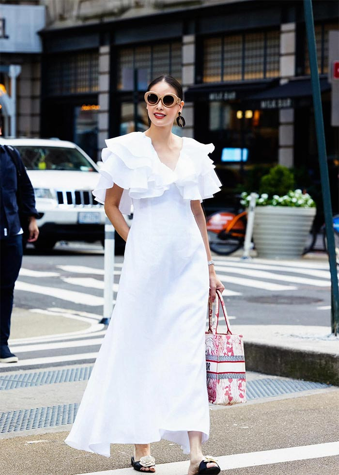 Sau 32 năm giành vương miện hoa hậu, Hà Kiều Anh vẫn trê trung, cuốn hút.