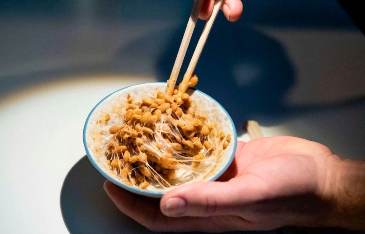 Đậu nành lên men (hay còn gọi là natto) là một trong những món ăn truyền thống của ẩm thực Nhật Bản. Ảnh: Getty
