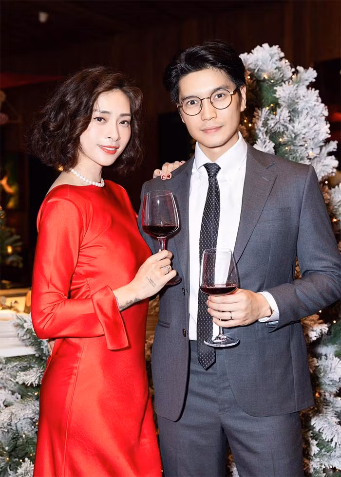 Được chồng trẻ chăm sóc từng bữa ăn, giấc ngủ, lại hòa hợp nhau trong cuộc sống nên nữ diễn viên "Dòng máu anh hùng" ngày càng trẻ trung, xinh đẹp. Ảnh: FB Ngô Thanh Vân