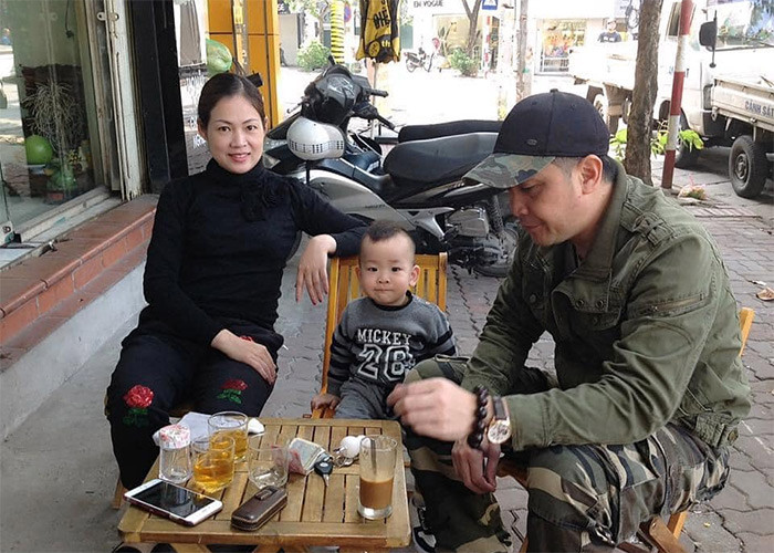 Ở tuổi 51 nghệ sĩ Hồ Phong chào đón con trai thứ 4. Anh chia sẻ, việc có thêm con là hồng phúc của gia đình. (Ảnh: FB Minh Dung)