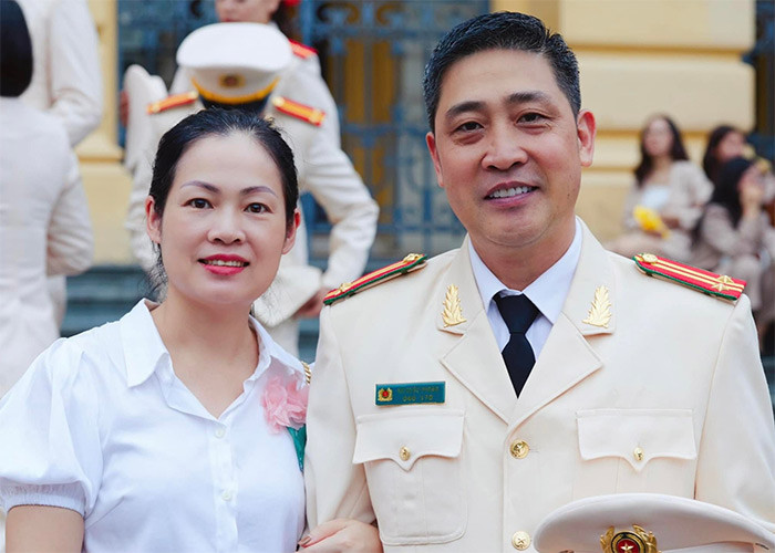  Hồ Phong sinh năm 1971 là diễn viên Nhà hát Kịch nói Công an nhân dân. Năm 2019, anh được phong tặng danh hiệu NSƯT. (Ảnh: FB Minh Dung)