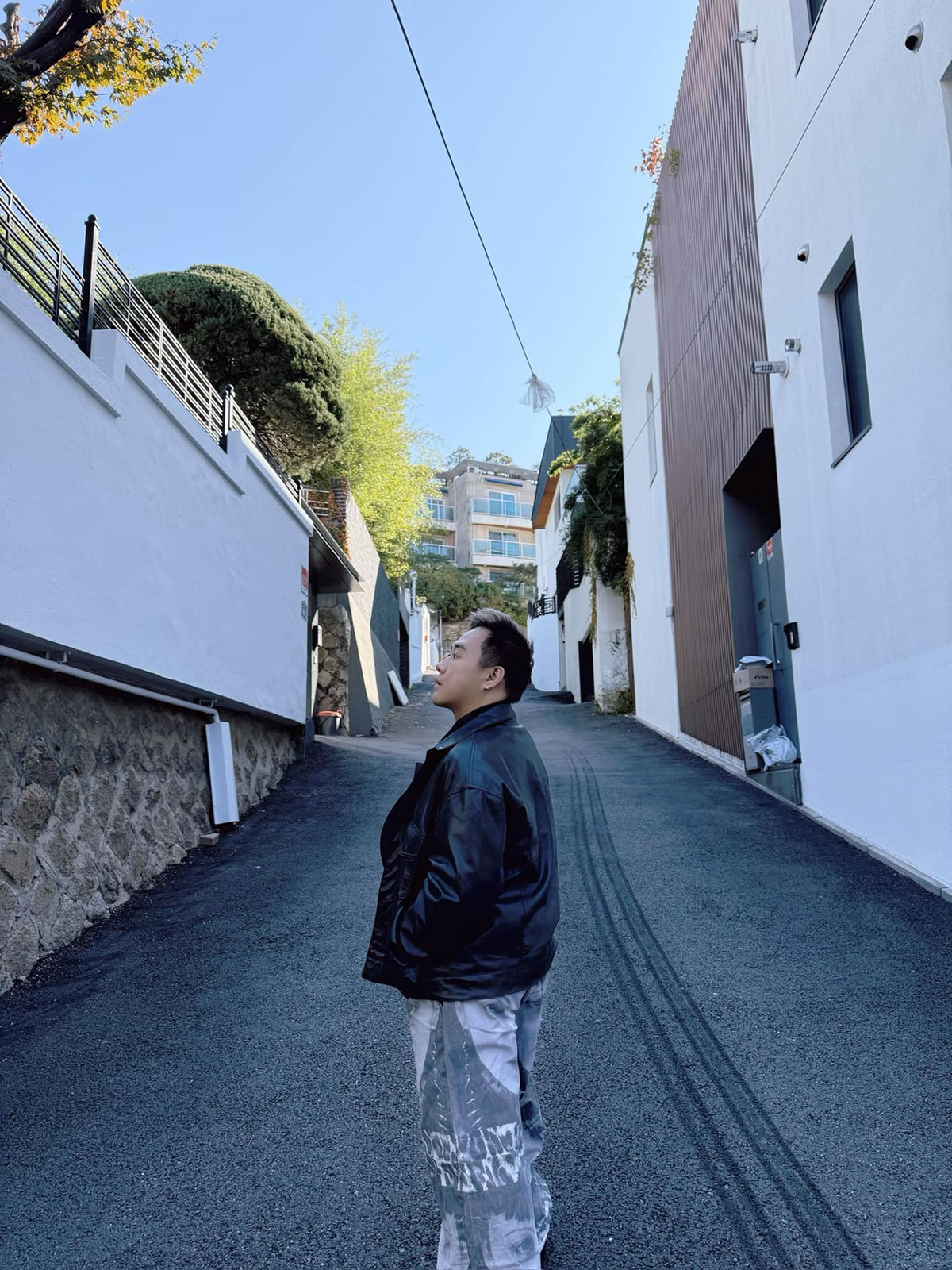 Trung Quân đón cái lạnh ở Hàn Quốc. Ảnh: FB Trung Quân