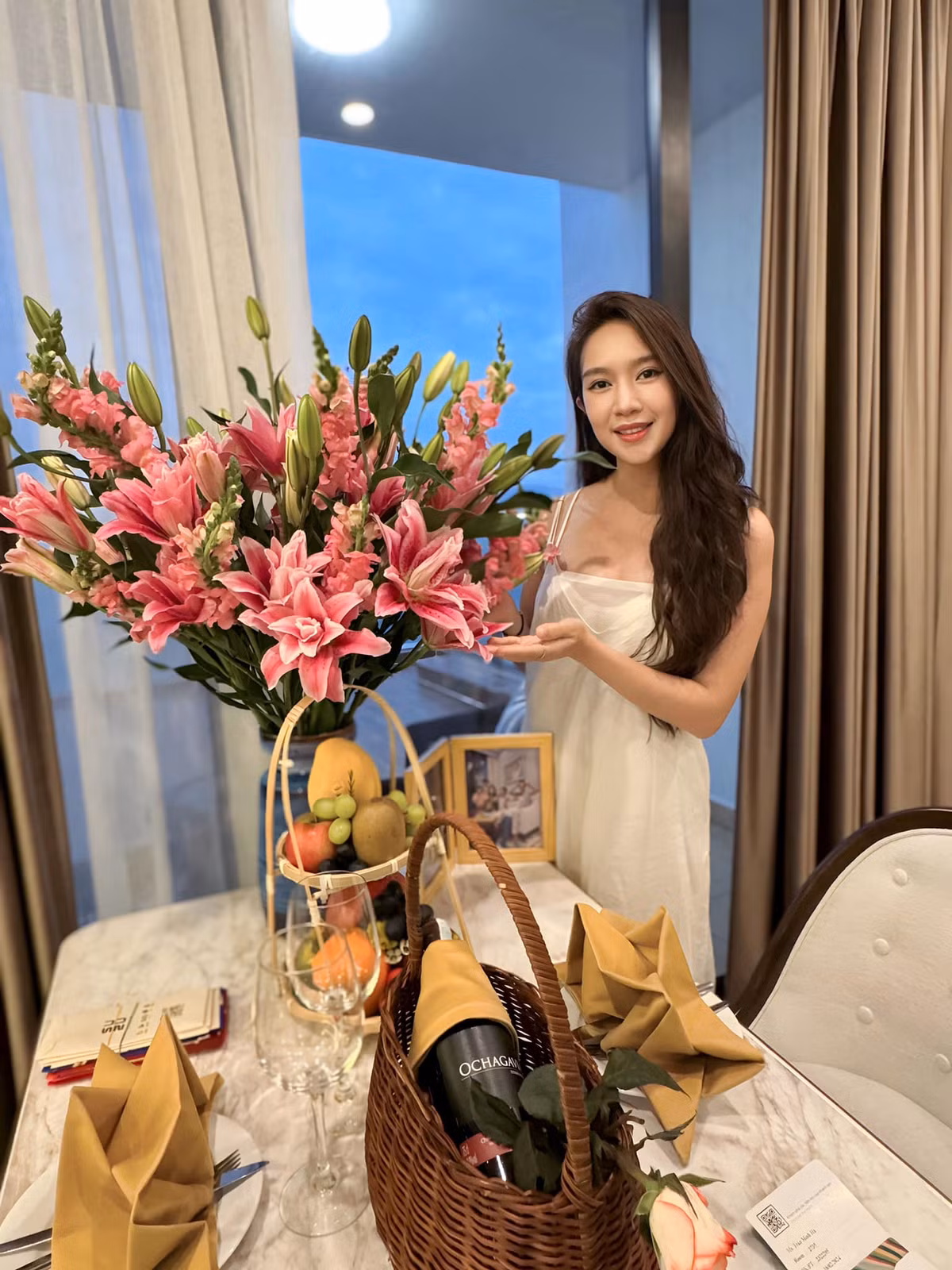 Minh Hà sở hữu vóc dáng thon gọn, quyến rũ dù đã trải qua nhiều lần sinh nở.