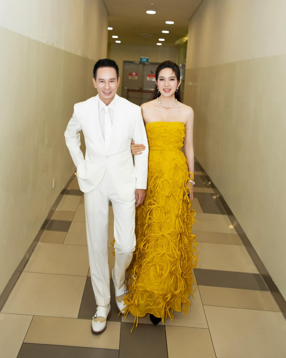 Năm 2006, Lý Hải cần tuyển diễn viên múa cho dự án âm nhạc nên mời Minh Hà đóng nữ chính. Từ cơ duyên này, cặp đôi tìm hiểu nhau 4 năm, đến năm 2010 khi Minh Hà du học từ Anh trở về cặp đôi mới tổ chức đám cưới.