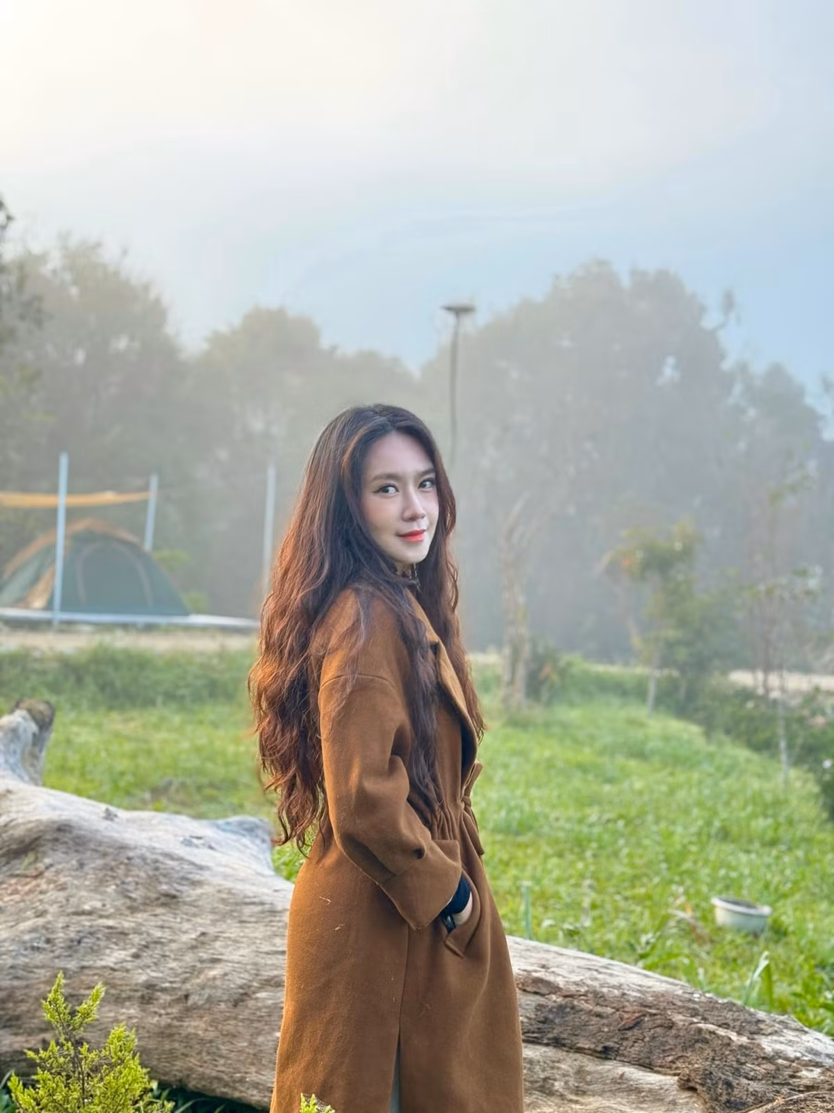 Bí quyết giữ gìn nhan sắc của Minh Hà khá đơn giản. Cô chia sẻ rằng mình luôn chú ý đến chế độ ăn uống khoa học, tập luyện thể dục thể thao thường xuyên và chăm sóc da kỹ lưỡng.