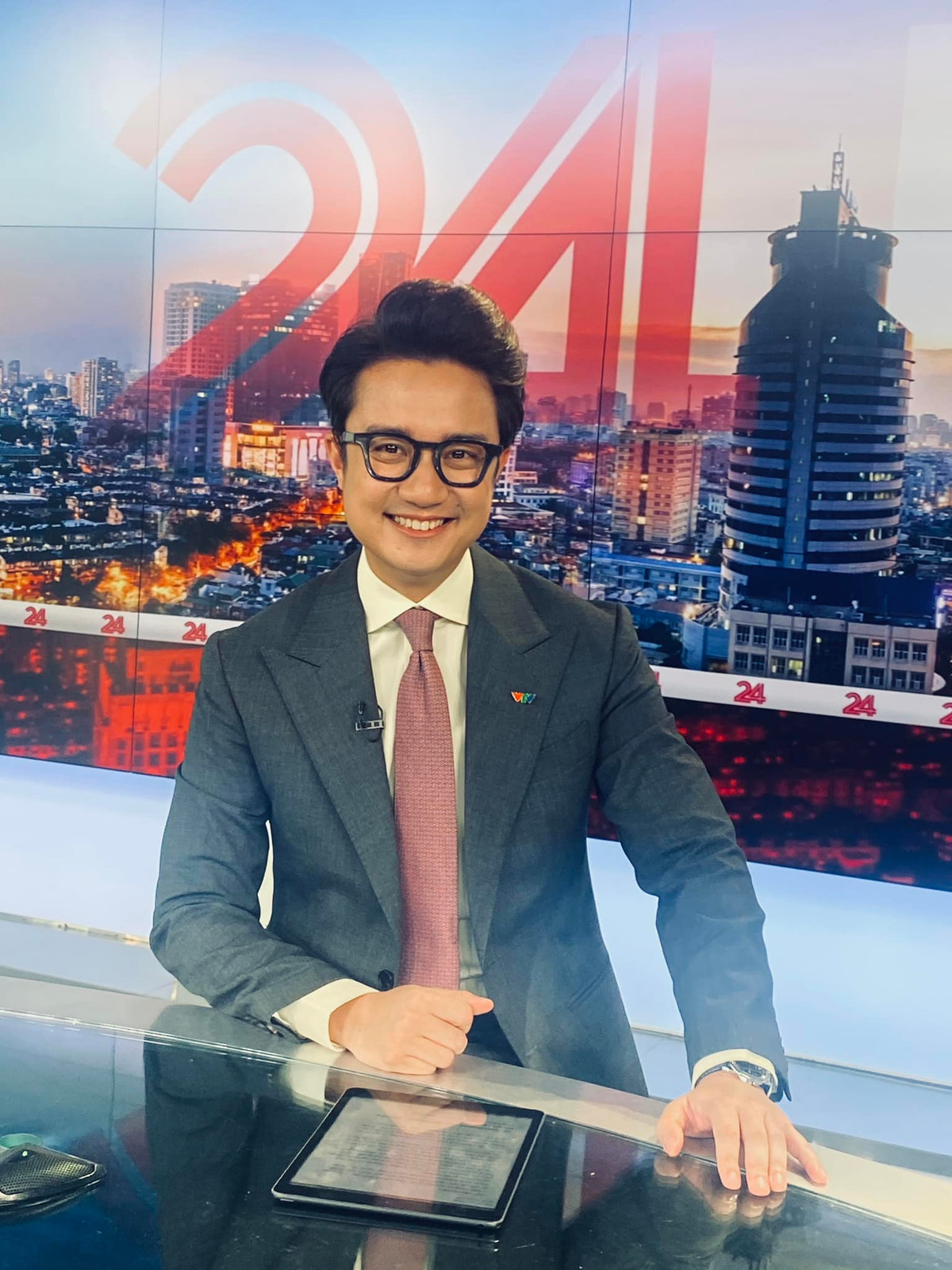 MC Sơn Lâm công tác tại Trung tâm Sản xuất và Phát triển nội dung số VTVDIGITAL, Đài truyền hình Việt Nam. Ảnh: FB Dương Sơn Lâm
