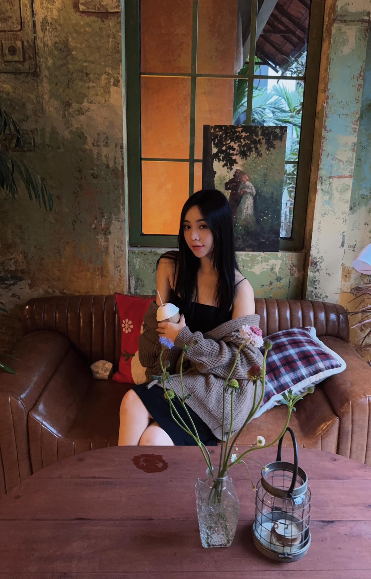 Hậu giảm cân, mỹ nhân sinh năm 1995 ngày càng thăng hạng nhan sắc với vóc dáng mảnh mai, quyến rũ khác với vẻ mũm mĩm trước kia. Ảnh: FBNV