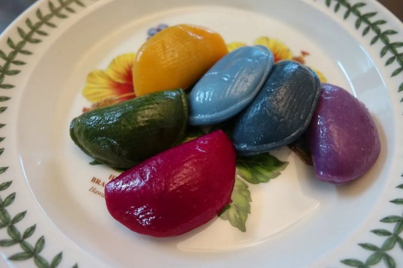 Tết Trung thu của Hàn Quốc còn được gọi là Tết Chuseok (tạ ơn). Vào ngày này, những người ở xa sẽ trở về đoàn tụ gia đình và tổ chức ăn Trung thu rất lớn. Bánh Trung thu ở Hàn Quốc có tên là songpyeon, loại bánh gạo được nặn thành hình bán nguyệt với nhiều màu sắc bắt mắt. Ảnh: @brian.rm