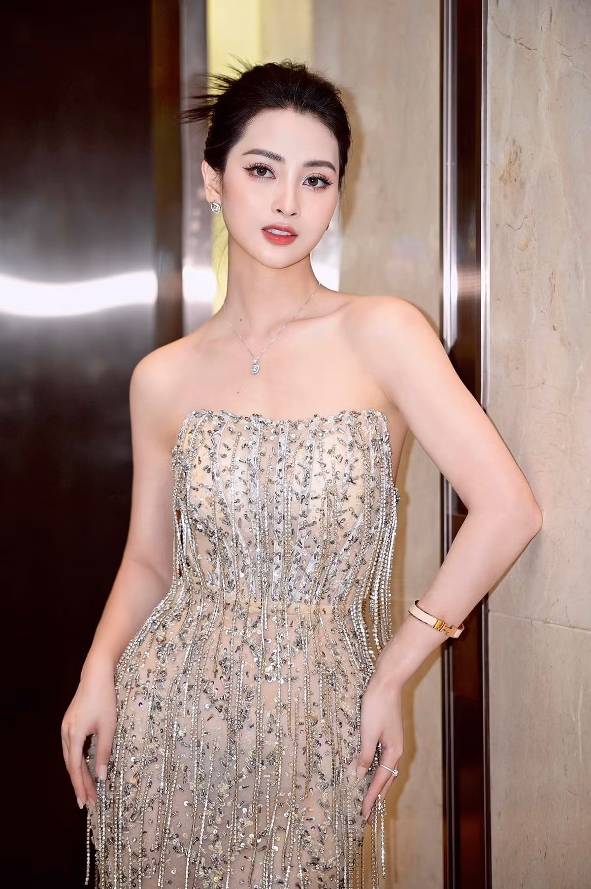 Hàng ngày, nữ MC chăm tập luyện để duy trì vóc dáng và cân nặng.