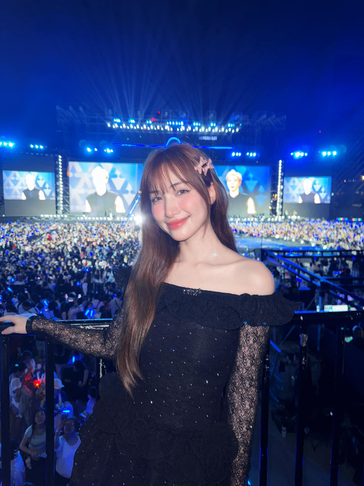 Hoà Minzy nhận mình là "bé xinh". Ảnh: FB Hòa Nguyễn