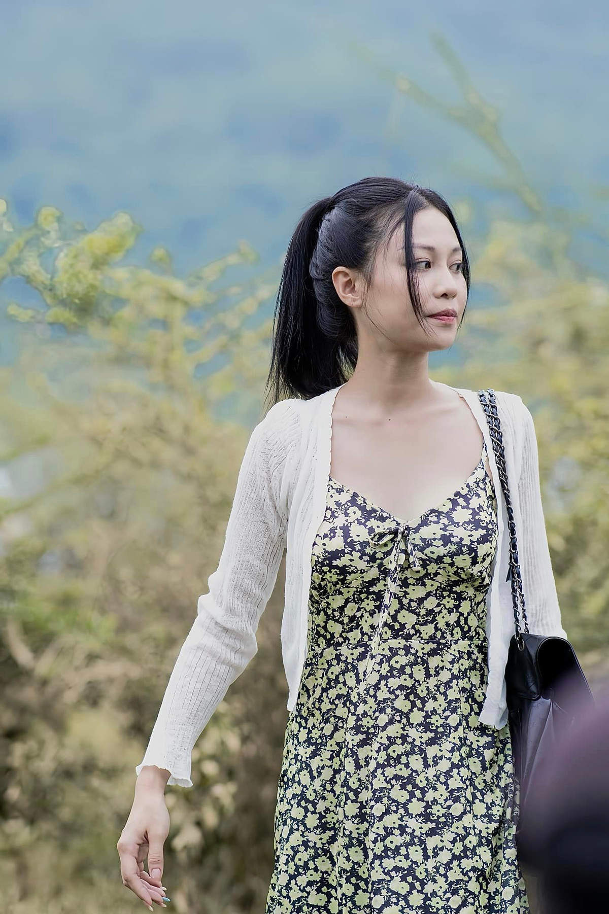 Nữ diễn viên Quỳnh Châu từng tham gia các bộ phim: Biệt dược đen, Lối về miền hoa... Cô nàng chuyên vào vai phản diện dù sở hữu nhan sắc ngọt ngào. Ảnh: FB Mota Nguyễn