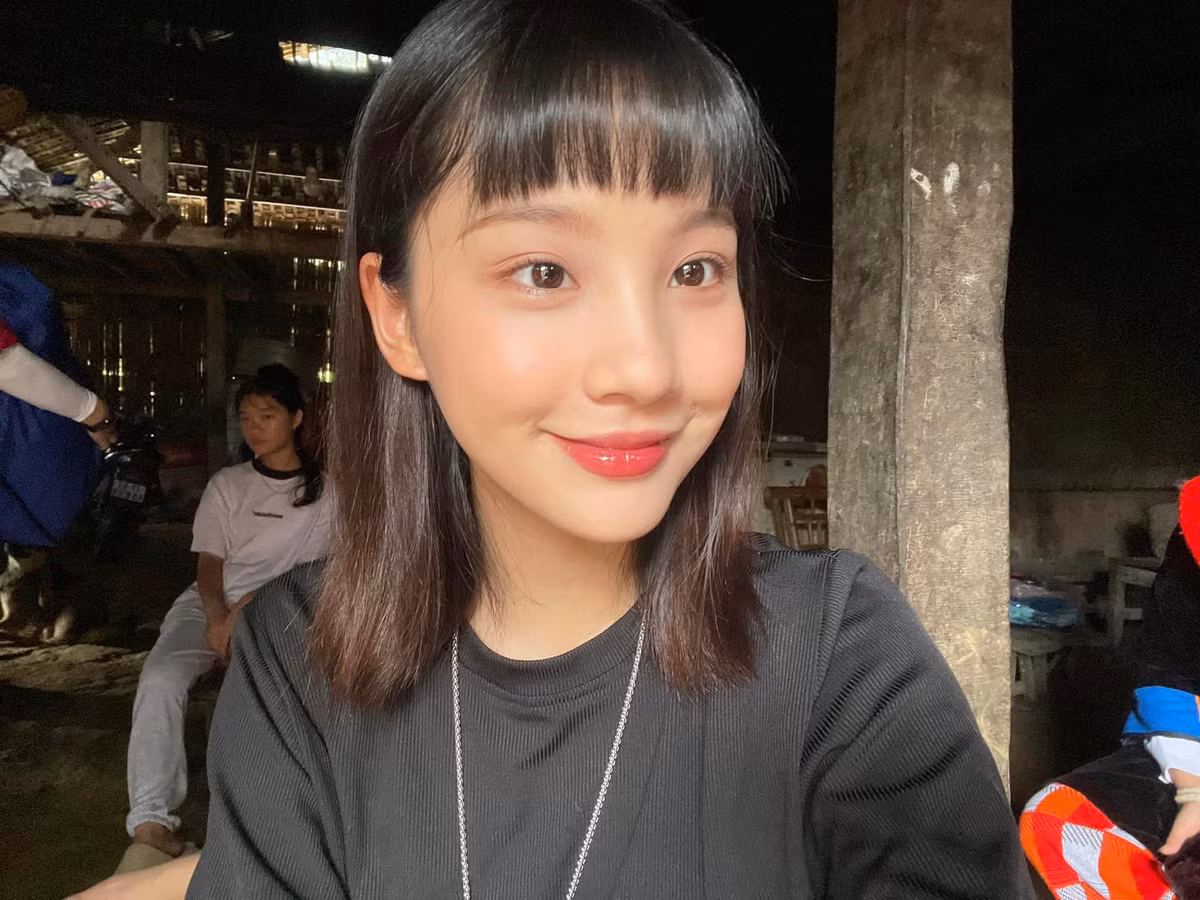 Thu Hà Ceri thủ vai nữ chính Pu trong phim "Đi giữa trời rực rỡ". Nhờ khả năng diễn xuất tự nhiên, ăn ý với bạn diễn, cô nhận nhiều lời khen ngợi khi thể hiện rõ tính cách nhân vật. Ảnh: FB Thu Hà