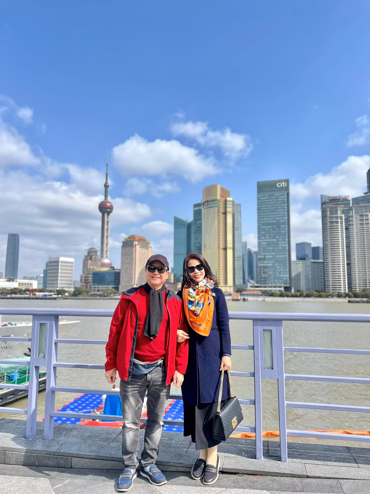 Bi ghep doi voi my nhan VTV, Chi Trung voi dang anh “ninh” ban gai-Hinh-2