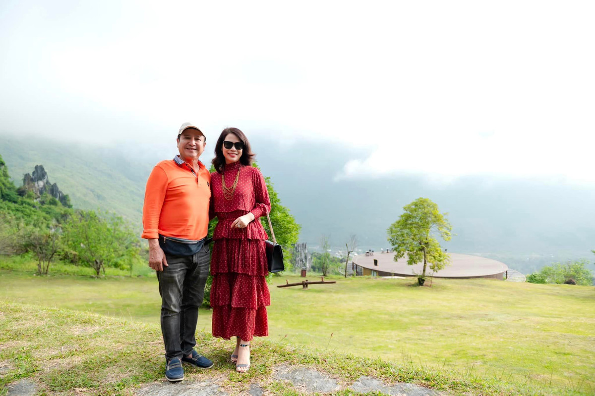 Ở tuổi U65, nam nghệ sĩ từng chia sẻ tâm hồn anh vẫn tươi trẻ. Chí Trung và bạn gái Ý Lan đều mang lại cho nhau năng lượng sống tích cực mỗi ngày và cảm thấy hạnh phúc khi ở bên nhau.