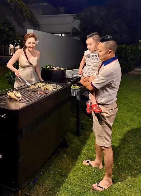 Bảo Thy đăng tải hình ảnh trong chuyến du lịch cùng gia đình nhỏ.