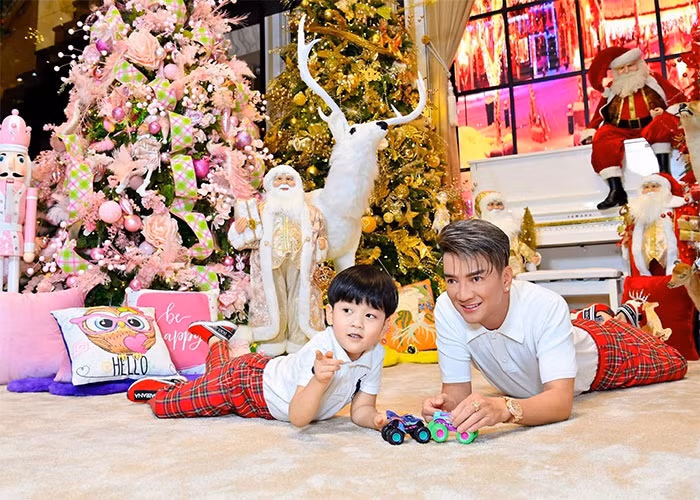 Theo nam ca sĩ sinh năm 1971, con trai anh tên Polo Huỳnh. Anh giới thiệu đây là "đứa con đầu tiên và duy nhất trên cuộc đời này" của mình.