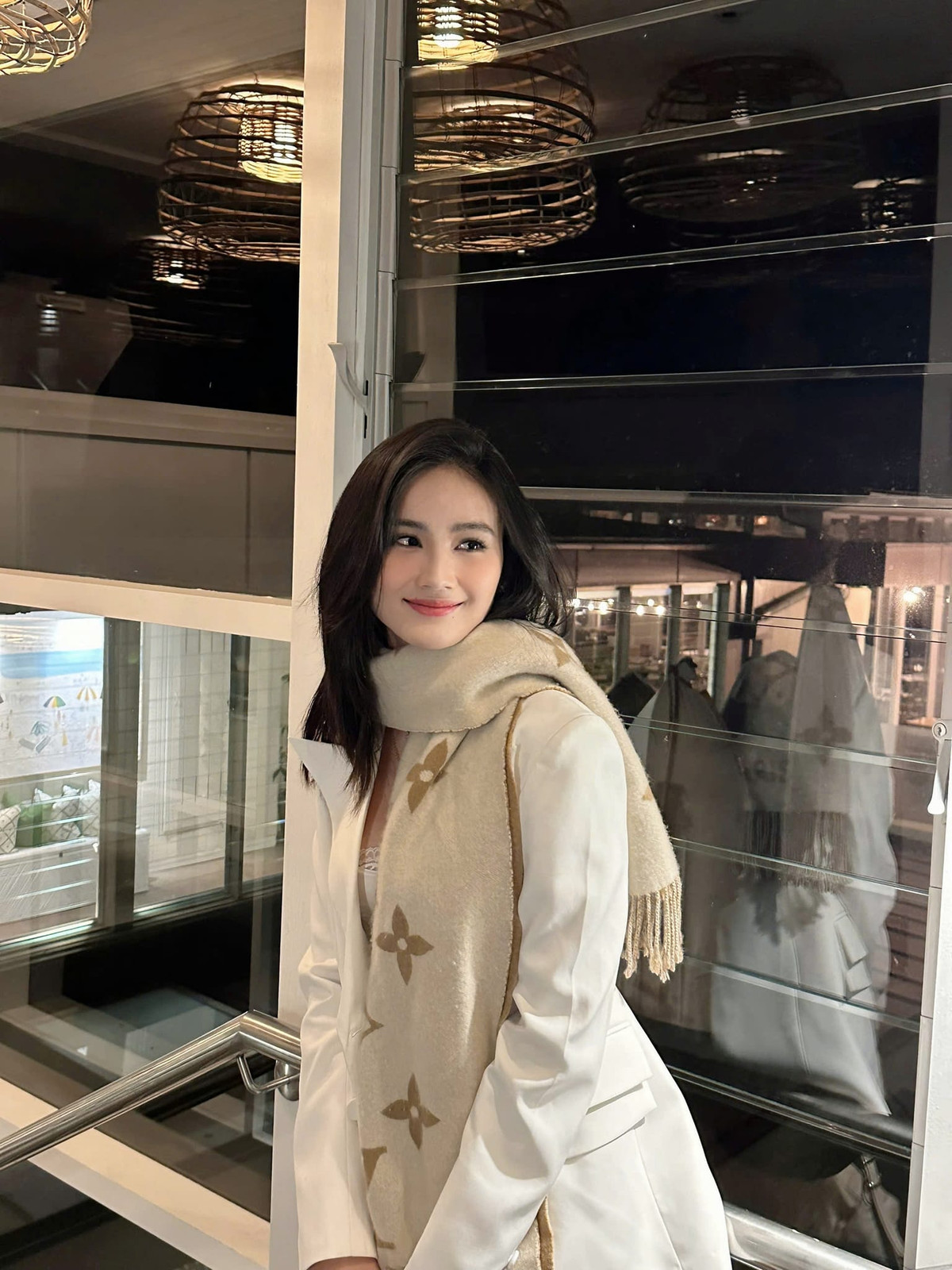 Hoa hậu Ý Nhi khoe ảnh mới xinh đẹp sau khi trở lại Australia tiếp tục chương trình học. Ảnh: FB Huỳnh Trần Ý Nhi