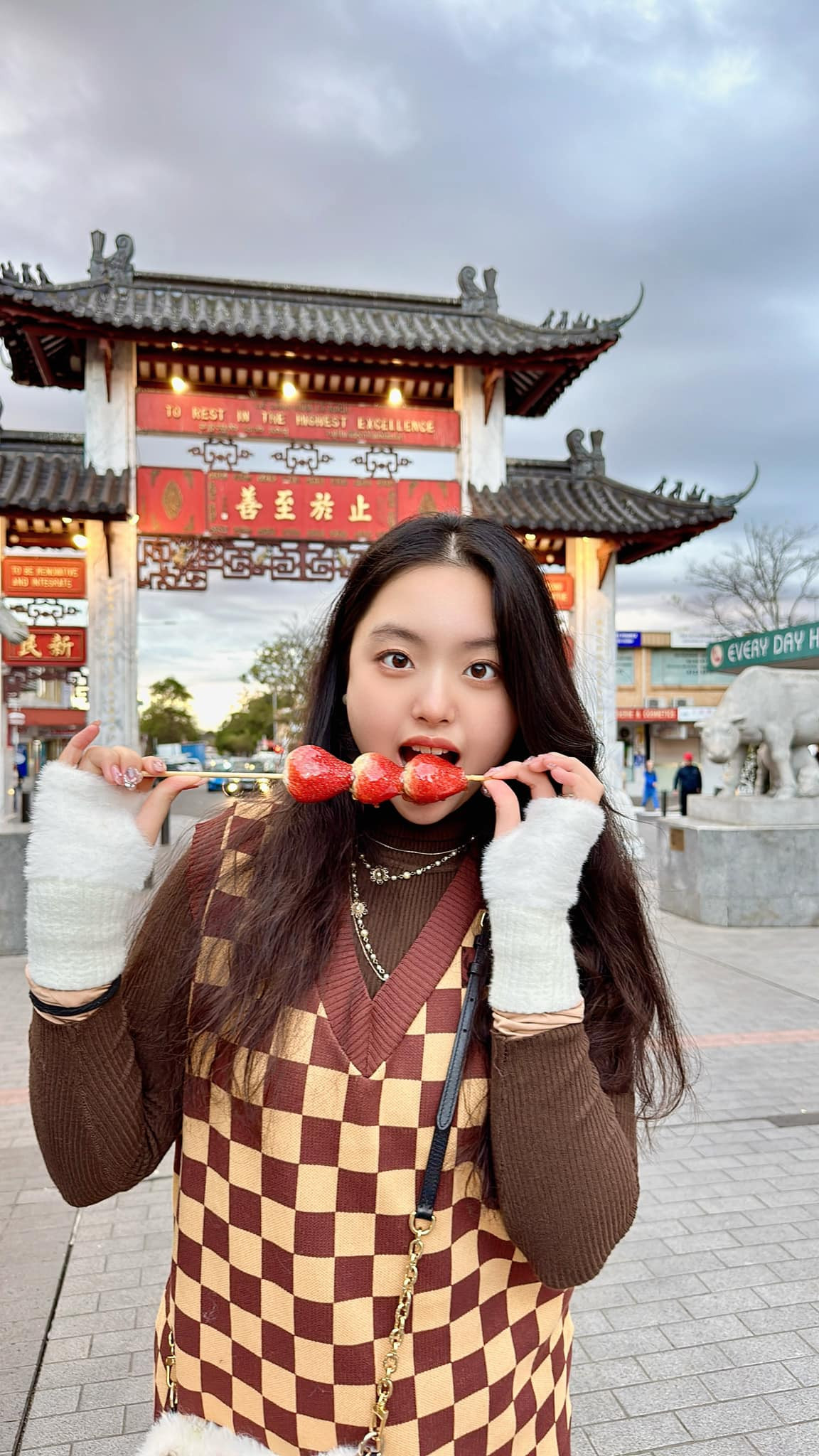 Phong cách thời trang của Suti được đánh giá cao bởi sự trẻ trung, năng động và phù hợp với lứa tuổi. Ảnh: FB Bui Thuy Hanh