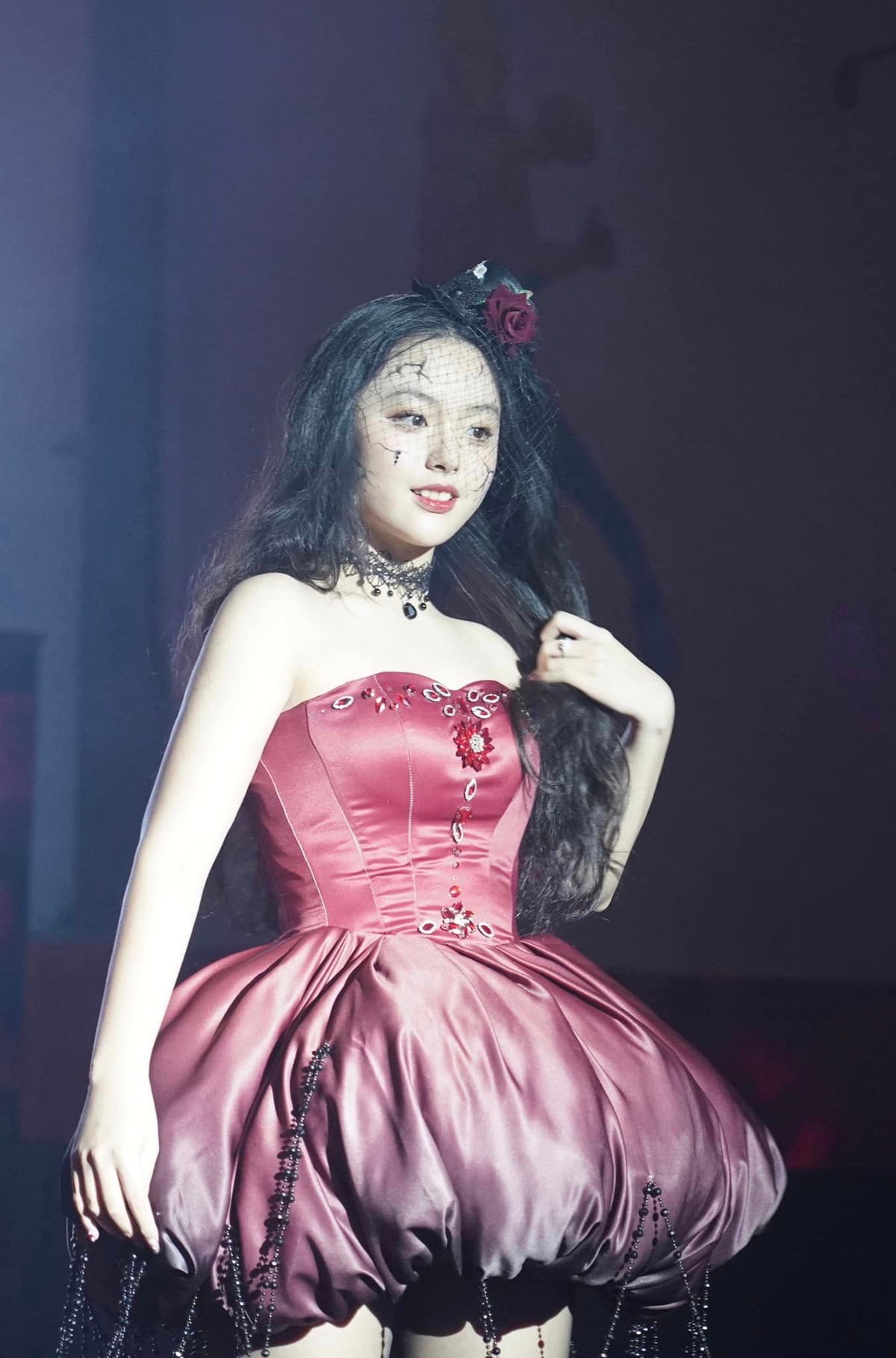 Cô bé thừa hưởng gen trội từ mẹ nên có chiều cao nổi bật. Ảnh: FB Bui Thuy Hanh