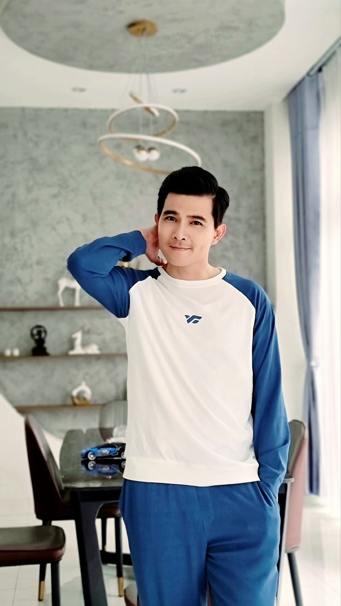 Anh góp mặt trong các bộ phim như: "Để mai tính 2", "Ống kính sát nhân", "Đò xuôi vạn lý", "Yêu hơn cả bầu trời", "Người lắng nghe", "Gia đình mình vui bất thình lình",... Ảnh: FBNV