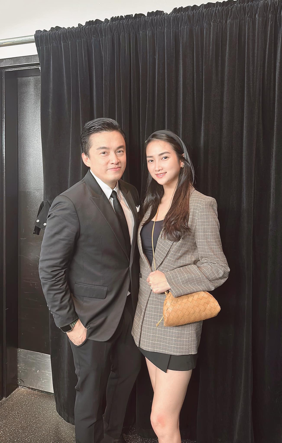 Vợ trẻ của ca sĩ Lam Trường dí dỏm viết: "Lâu rồi mới đi đu idol. Suốt ngày đi làm với chăm chồng chăm con không biết thưởng thức âm nhạc là gì".