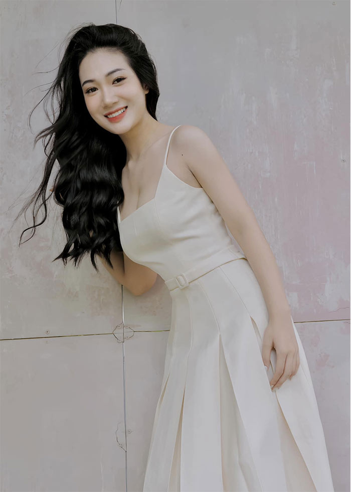 Thanh Huế sinh năm 2001, quê ở Bắc Ninh. Hiện tại, cô theo học chuyên ngành Diễn viên Kịch K41A tại trường Đại học Sân khấu - Điện ảnh Hà Nội. (Ảnh: FB Thanh Huế)