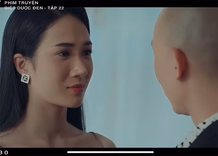 Trước đó, diễn viên Thanh Huế gây ấn tượng với vai diễn đầu tay khi đóng vai Vân - con gái của một đại gia khét tiếng trong "Biệt dược đen". (Ảnh: FB Thanh Huế)