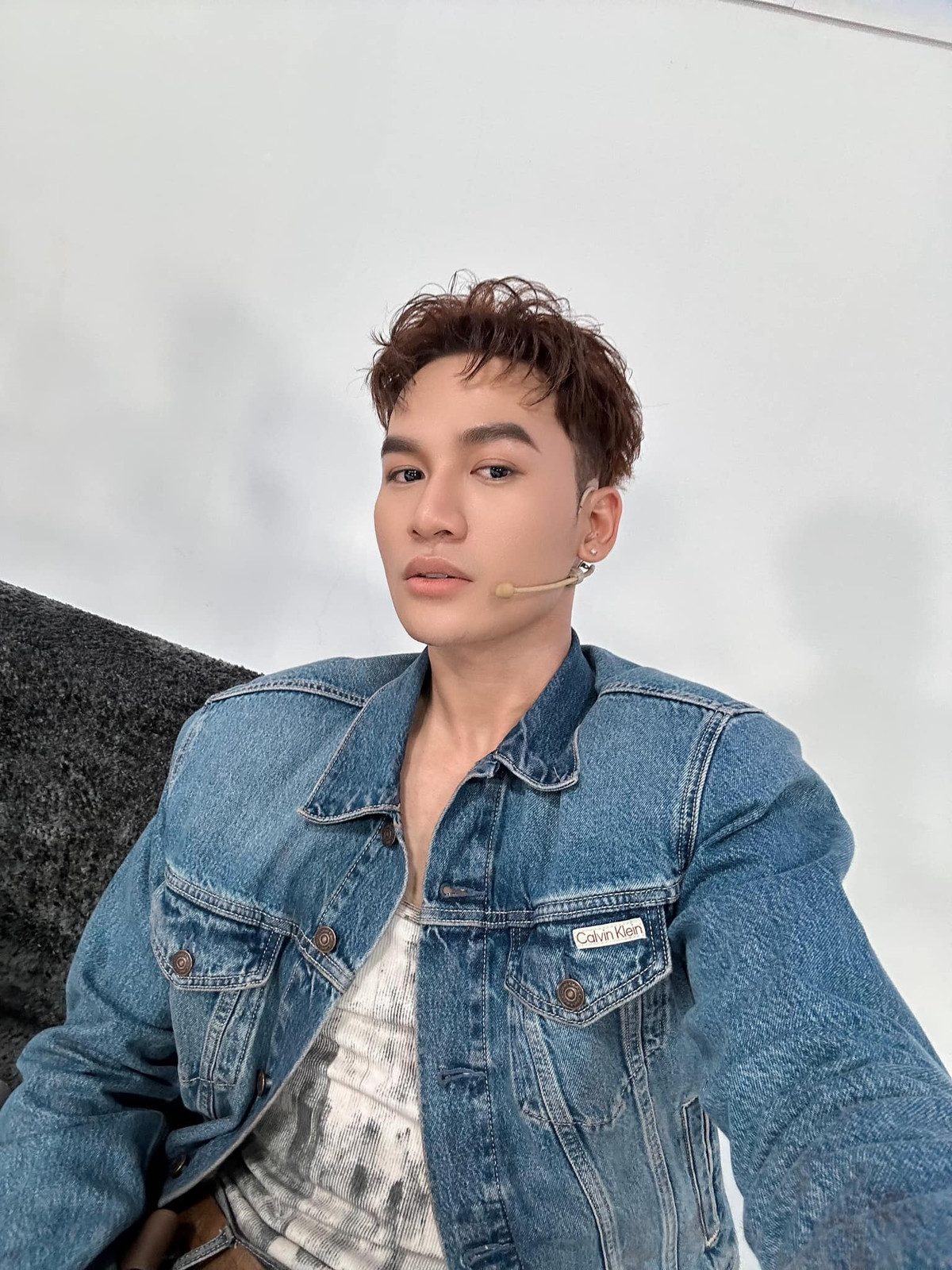 Trước đó Ali Hoàng Dương từng tham gia chương trình Giọng hát Việt 2017. Anh từng thử sức tại chương trình này năm 2015 nhưng không thành công. Ảnh: FB Ali Hoàng Dương