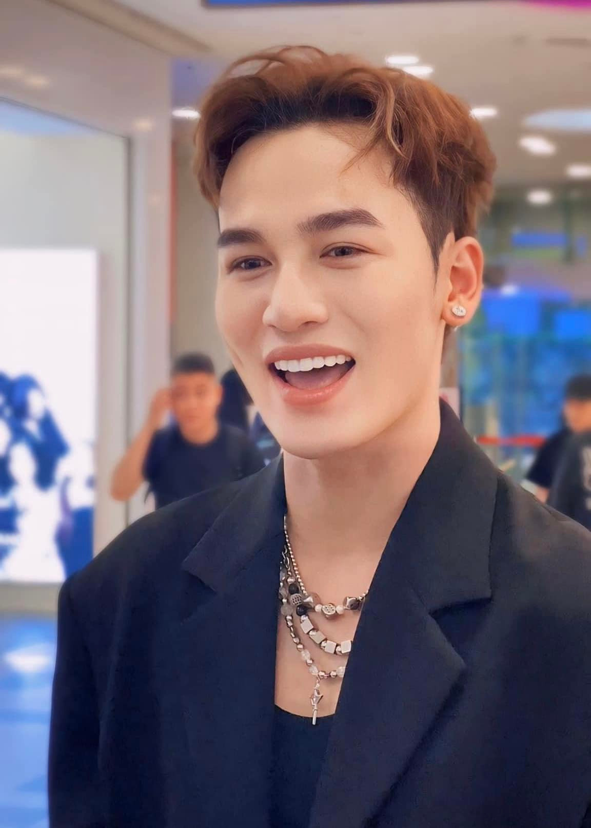 Từ đam mê âm nhạc đến ánh đèn sân khấu Ali Hoàng Dương sớm bộc lộ khả năng ca hát từ nhỏ. Ảnh: FB Ali Hoàng Dương