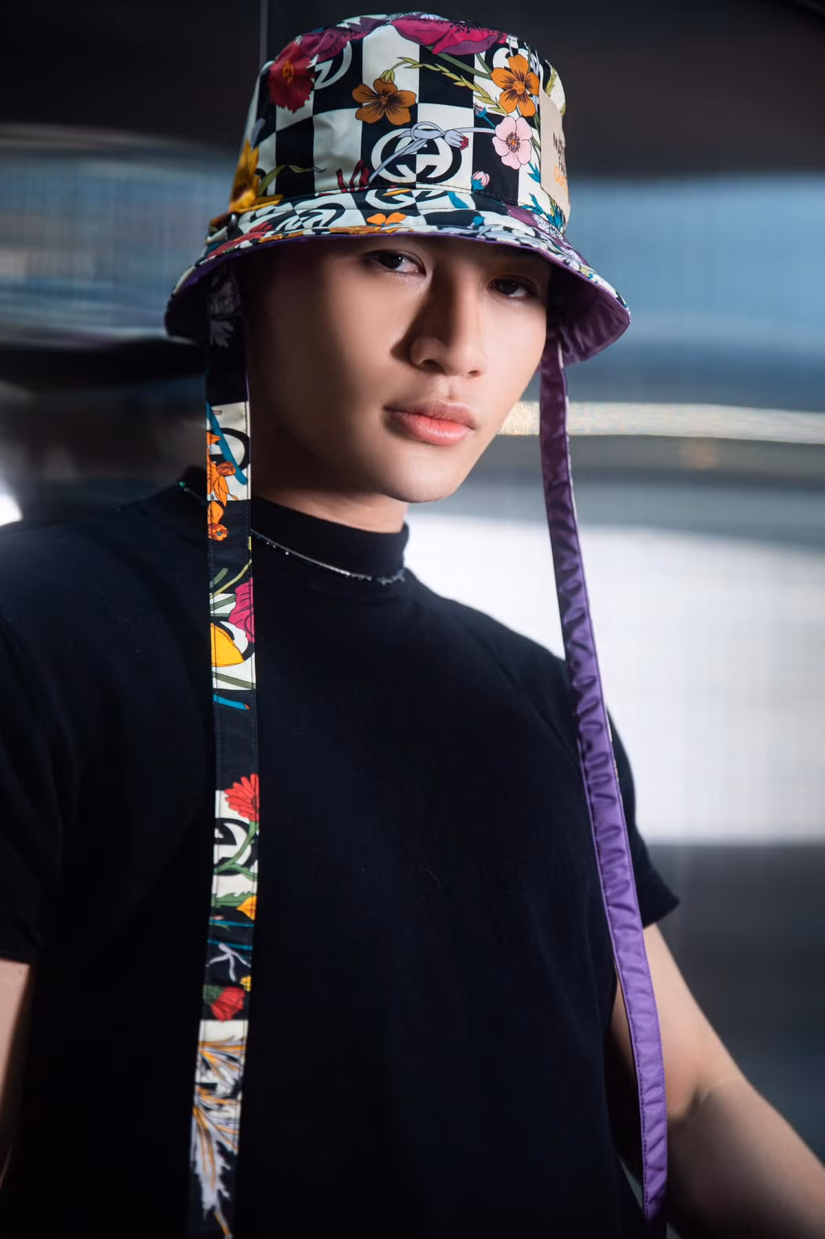 Ali Hoàng Dương hiện được chú ý nhiều hơn khi tham gia Anh trai say hi. Sở hữu giọng hát có kỹ thuật, nhưng anh luôn xếp thứ hạng ở top cuối. Thậm chí, anh còn không được các đội trưởng mặn mà khi chọn quân. Ali Hoàng Dương ít bộc lộ cá tính, đồng thời, giọng hát lại không có được màu sắc đặc trưng, riêng biệt. Ảnh: FB Ali Hoàng Dương