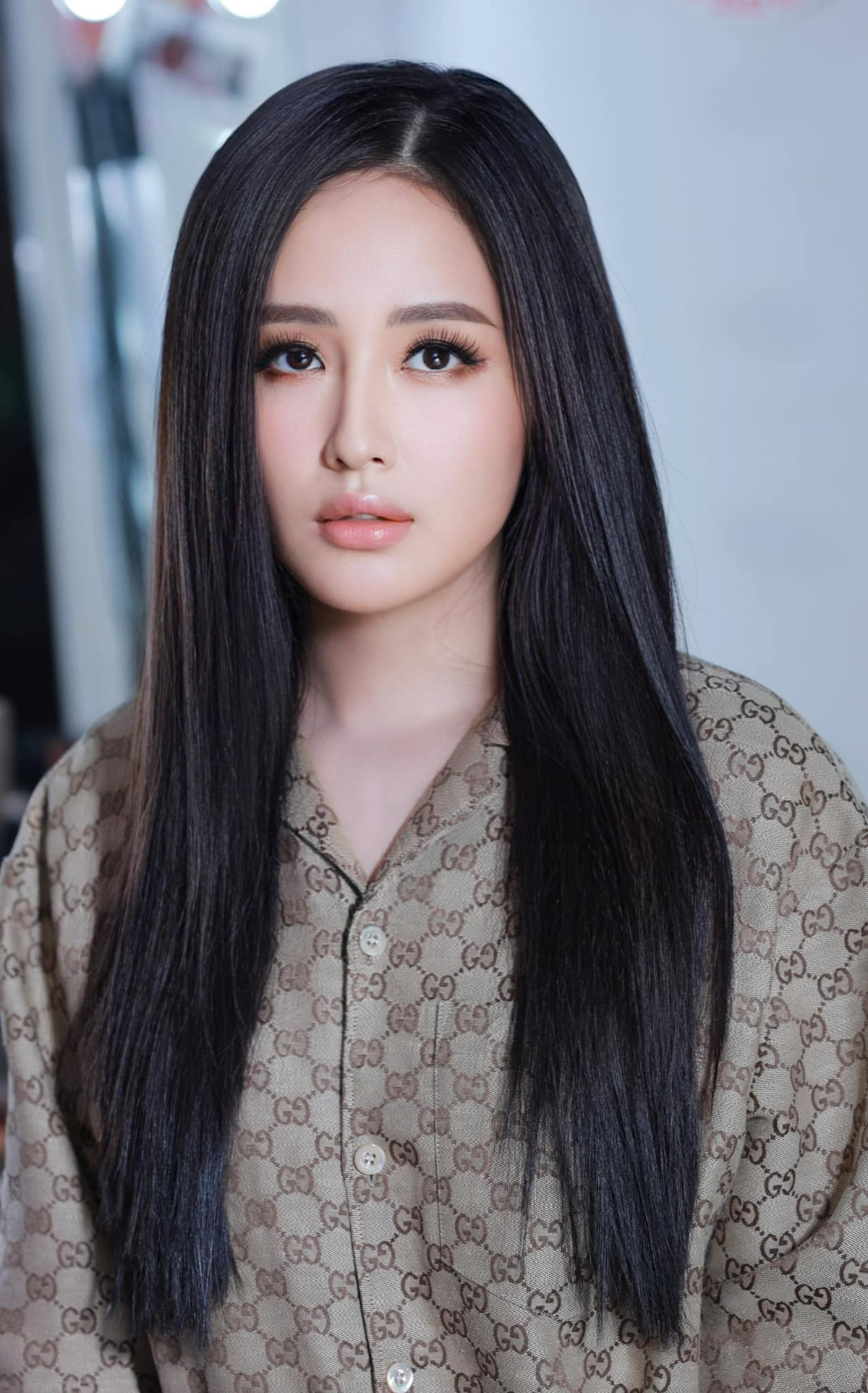 Người đẹp sở hữu làn da trắng mịn, khỏe khoắn dù phải trang điểm và đi sự kiện thường xuyên. Ảnh: FB Mai Phuong Thuy