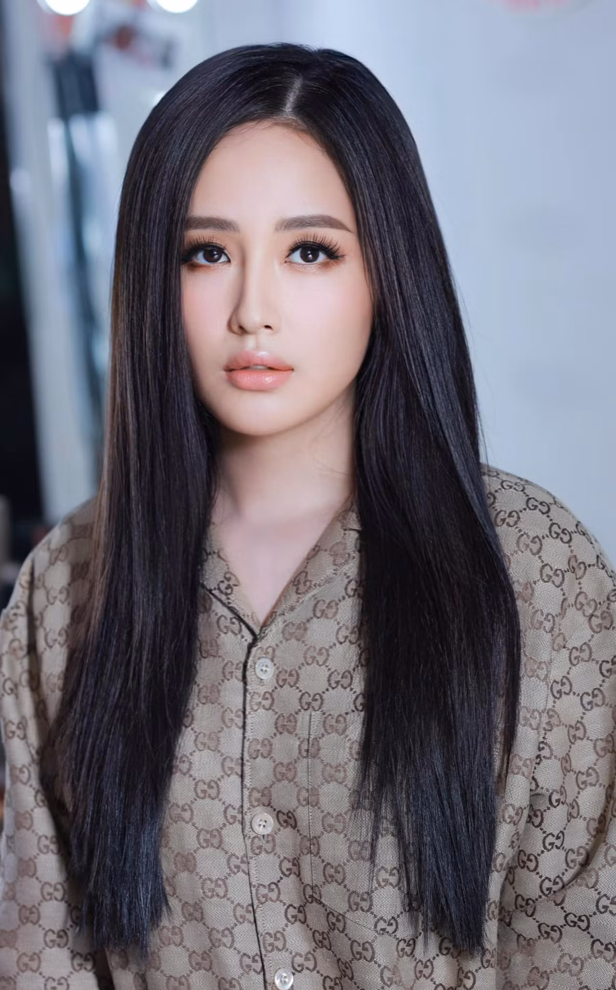 Người đẹp sở hữu làn da trắng mịn, khỏe khoắn dù phải trang điểm và đi sự kiện thường xuyên. Ảnh: FB Mai Phuong Thuy