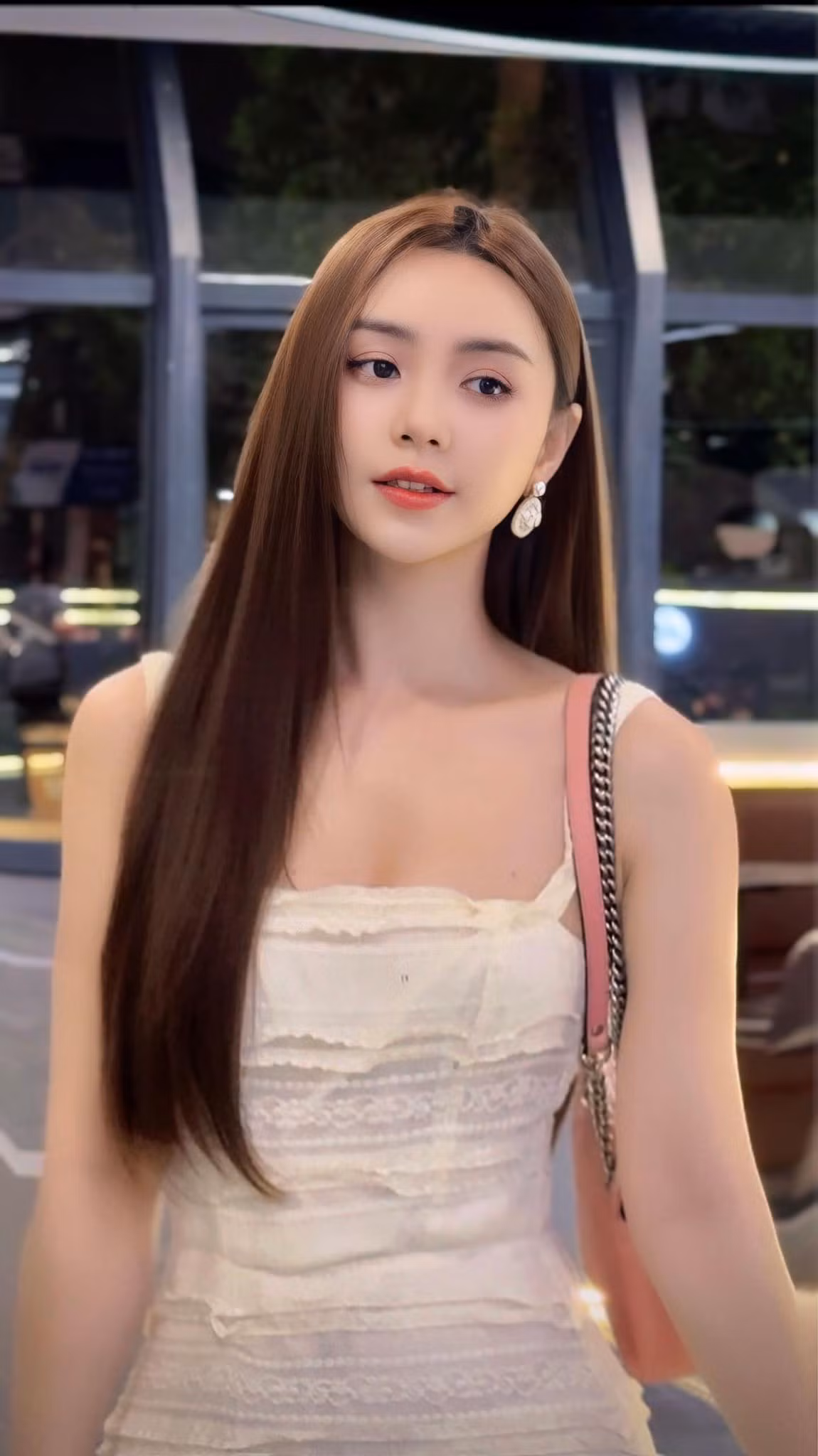 Với tài năng và nhan sắc, Quỳnh Kool hứa hẹn còn tiến xa hơn nữa trong tương lai. Ảnh: FB Quỳnh Nguyễn